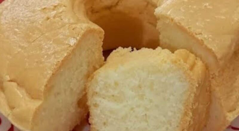 Bolo de Tapioca Fofinho Sem Trigo pronto e servido no prato