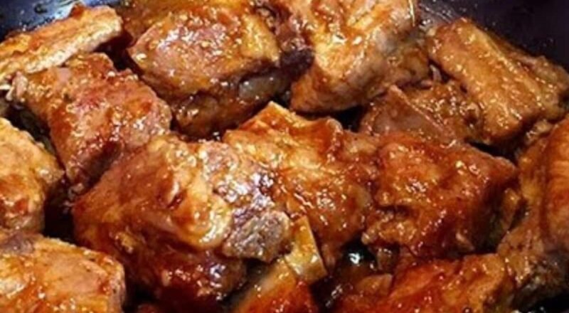 Costelinha de porco frita crocante e suculenta