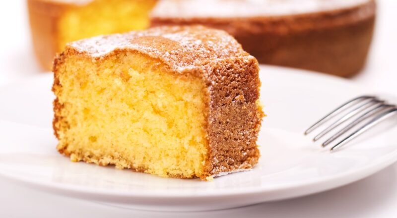 Variedade de bolos de liquidificador da Helô Bacellar