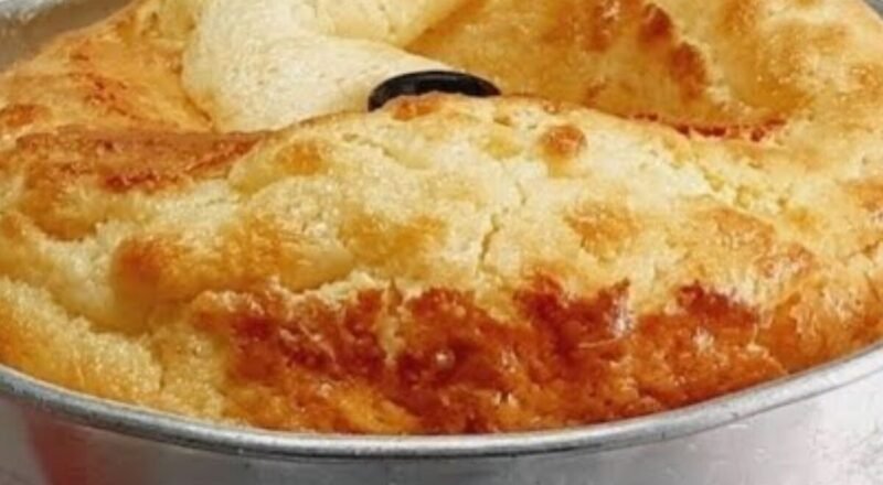 Bolo fofinho de creme de leite sem trigo, ideal para o café